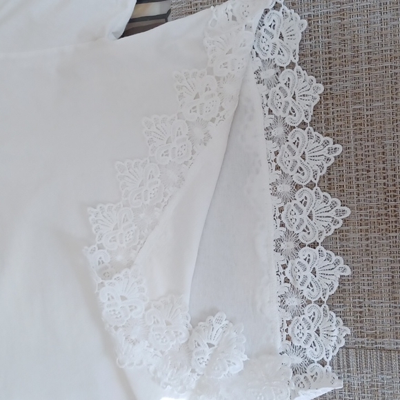 Crisp White Cropped  Top. EUC - Picture 6 of 8